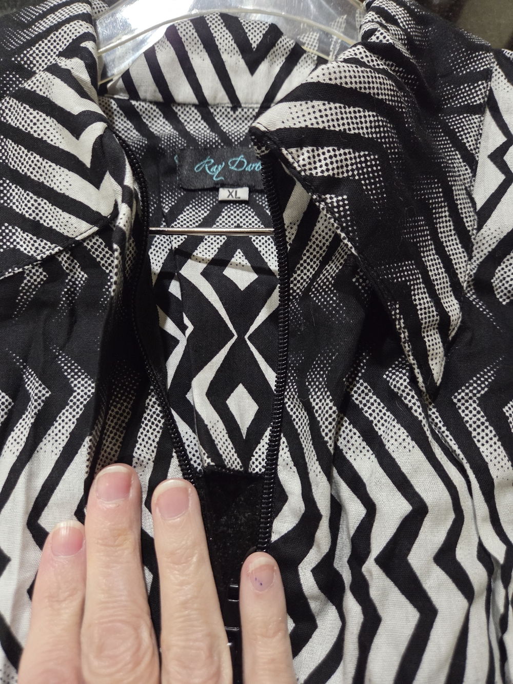 Ray Darten Black & White Geometric Maxi Shirt Dress With Keyhole Back - Size XL - Picture 7 of 9